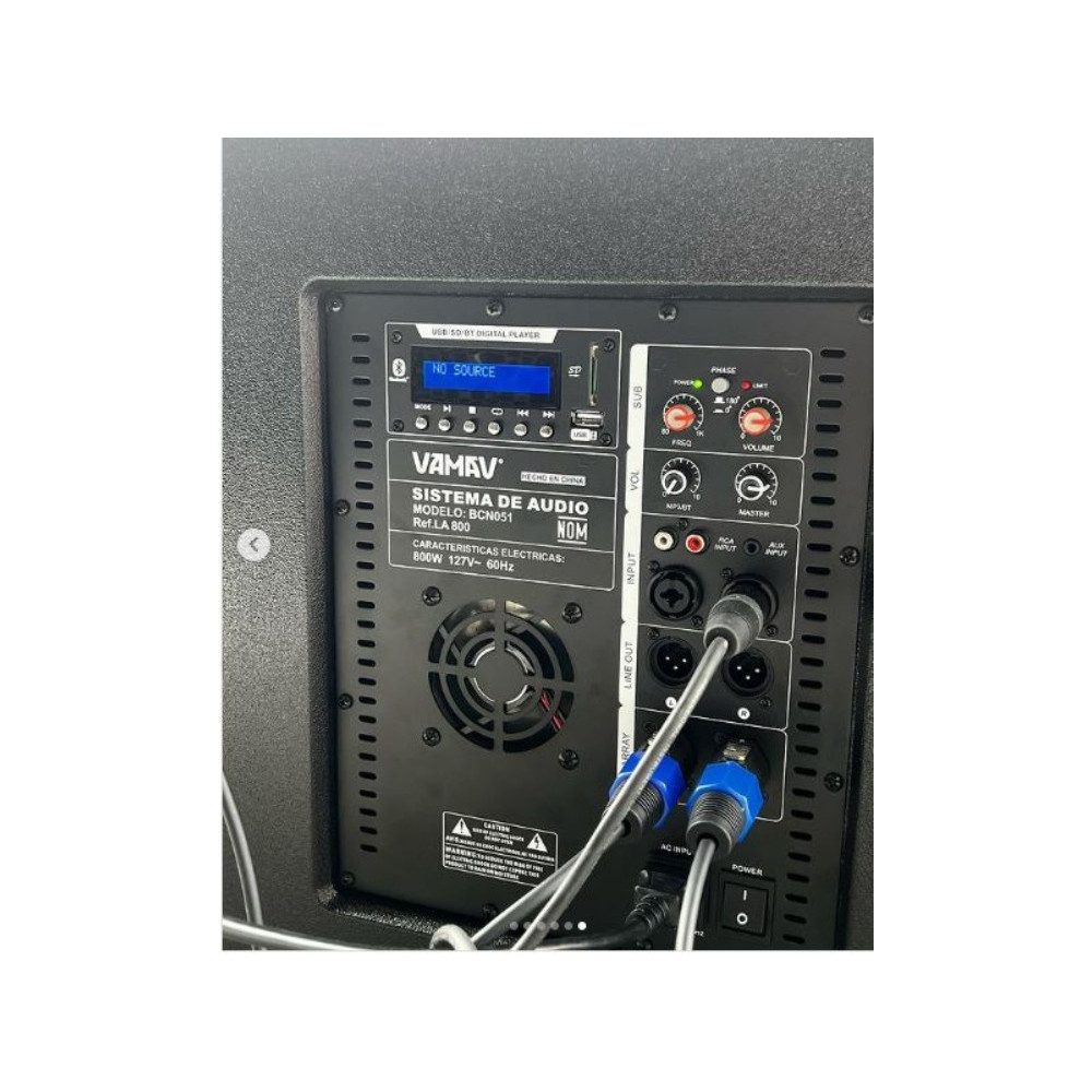 Sistema de audio lineal VAMAV LA800 con subwoofer de 18" y 2 arreglos satélite.